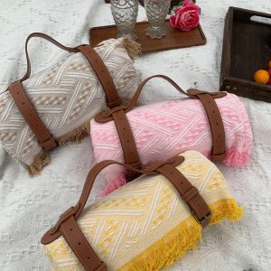 Chessboard Plaid Knitted Picnic Rug